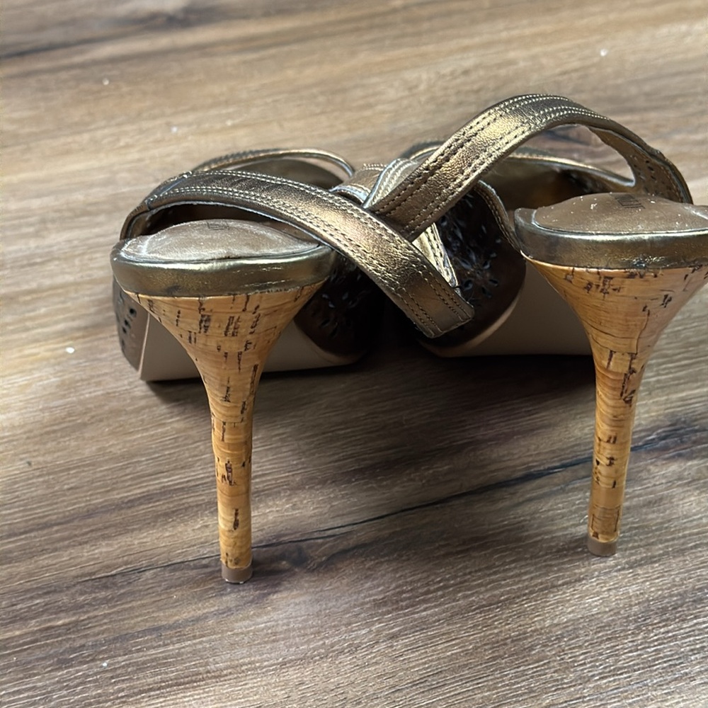 Heels - Picture 5 of 11